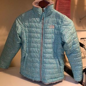Girls North Face reversible mossbud jacket.